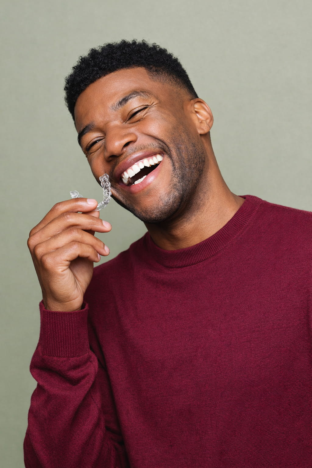 Invisible orthodontics for adults in Valencia, man smiling