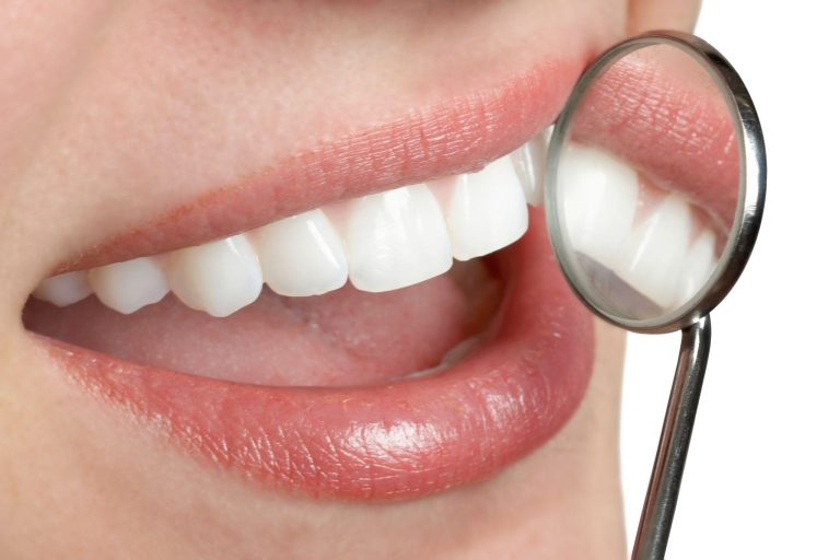 Sensibilidad dental al frío y al calor: causas y tratamiento